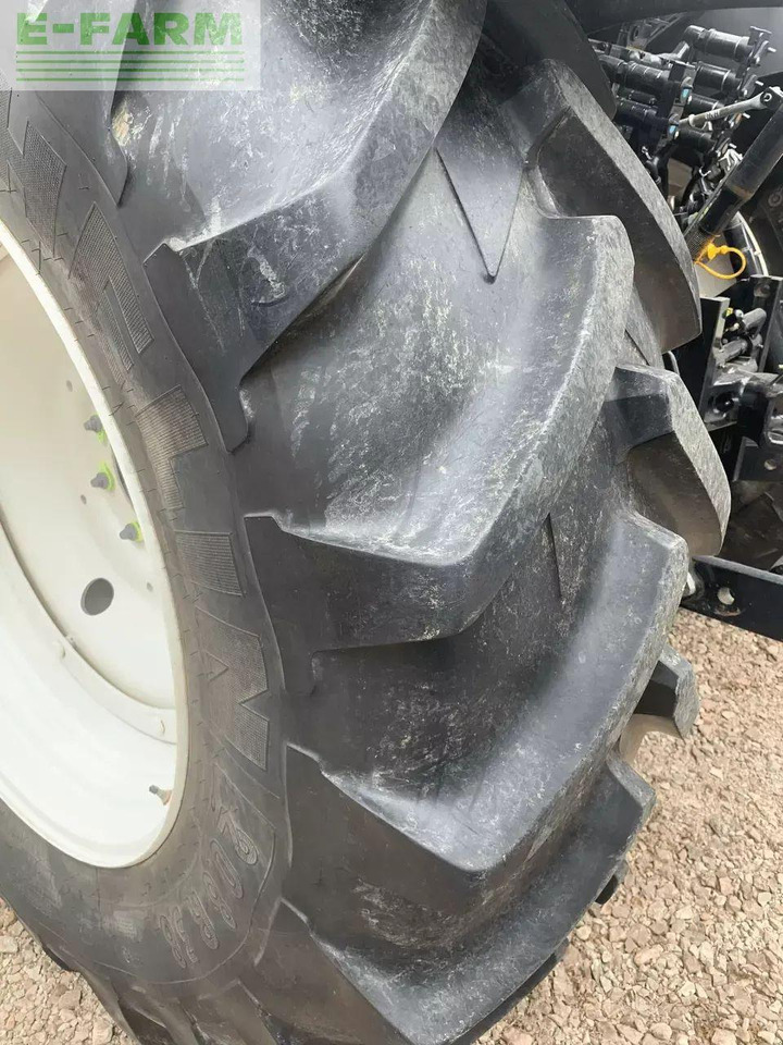 New Holland t6.165 autocommand t4b - Farm tractor: picture 3 New Holland t6.165 autocommand t4b - Farm tractor: picture 3