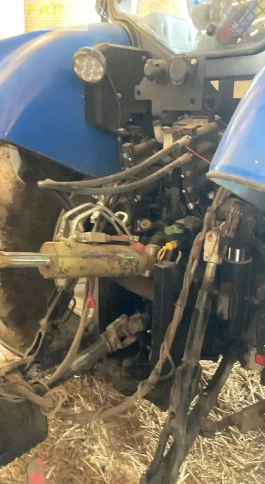 New Holland t6.175 - Farm tractor: picture 4 New Holland t6.175 - Farm tractor: picture 4