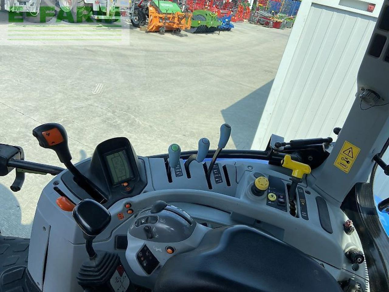 Farm tractor New Holland t6050 elite Elite: picture 13