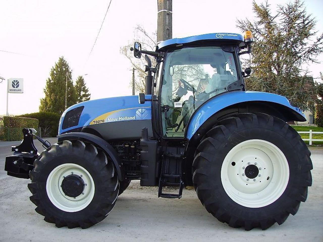 New Holland t6070 range & power command - Farm tractor: picture 1 New Holland t6070 range & power command - Farm tractor: picture 1