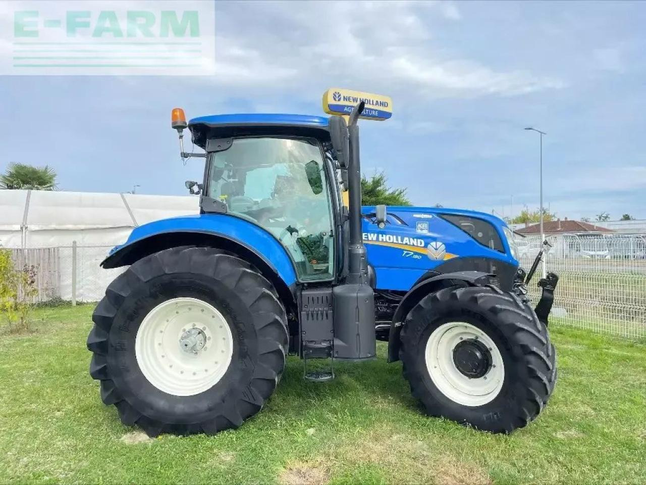 New Holland t7.190 - Farm tractor: picture 5 New Holland t7.190 - Farm tractor: picture 5