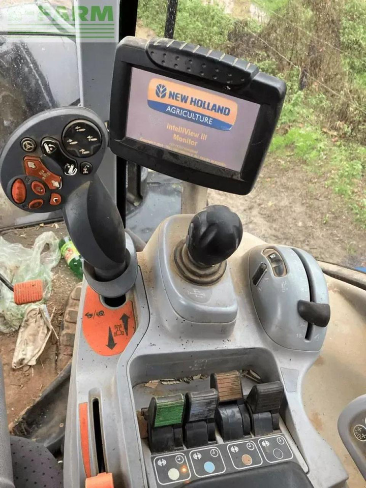 New Holland t7.200 auto command - Farm tractor: picture 4 New Holland t7.200 auto command - Farm tractor: picture 4