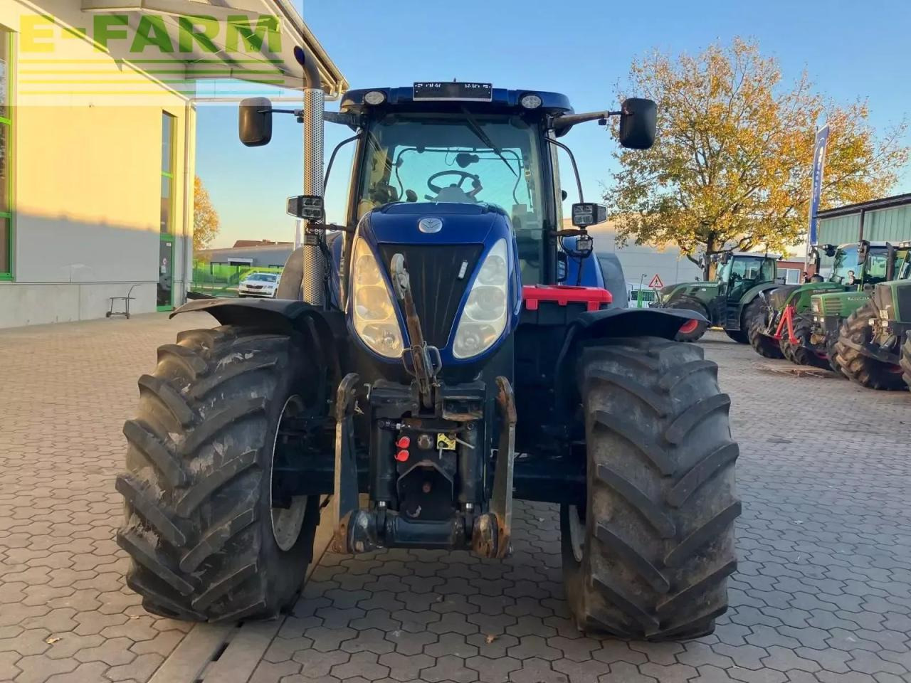 New Holland t7.270 auto command - Farm tractor: picture 2 New Holland t7.270 auto command - Farm tractor: picture 2