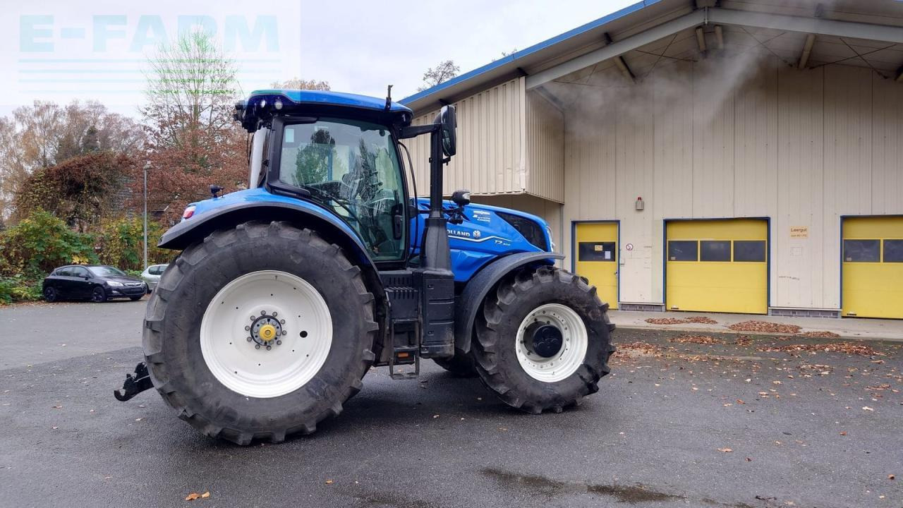 Farm tractor New Holland t7.270 autocommand: picture 6 Farm tractor New Holland t7.270 autocommand: picture 6