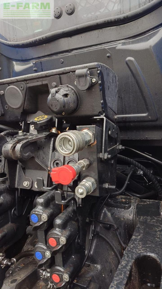 Farm tractor New Holland t7.270 autocommand: picture 8 Farm tractor New Holland t7.270 autocommand: picture 8