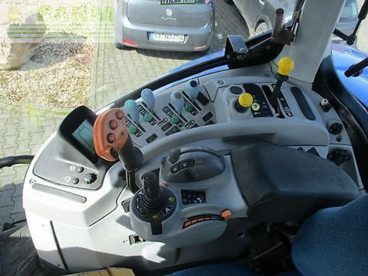 Farm tractor New Holland t7050 pc PC: picture 7