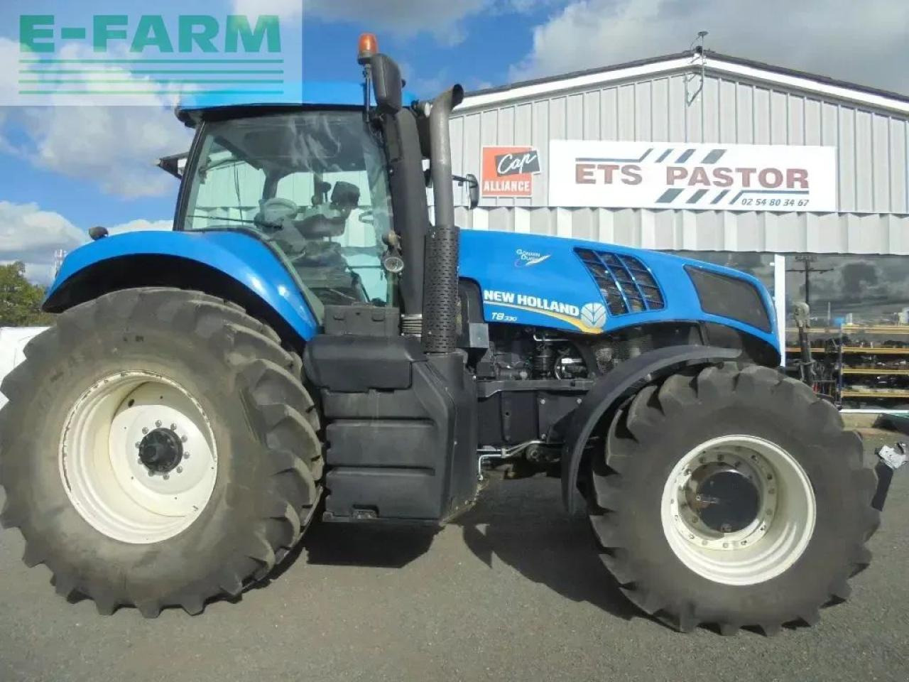 New Holland t8.330 - Farm tractor: picture 1 New Holland t8.330 - Farm tractor: picture 1