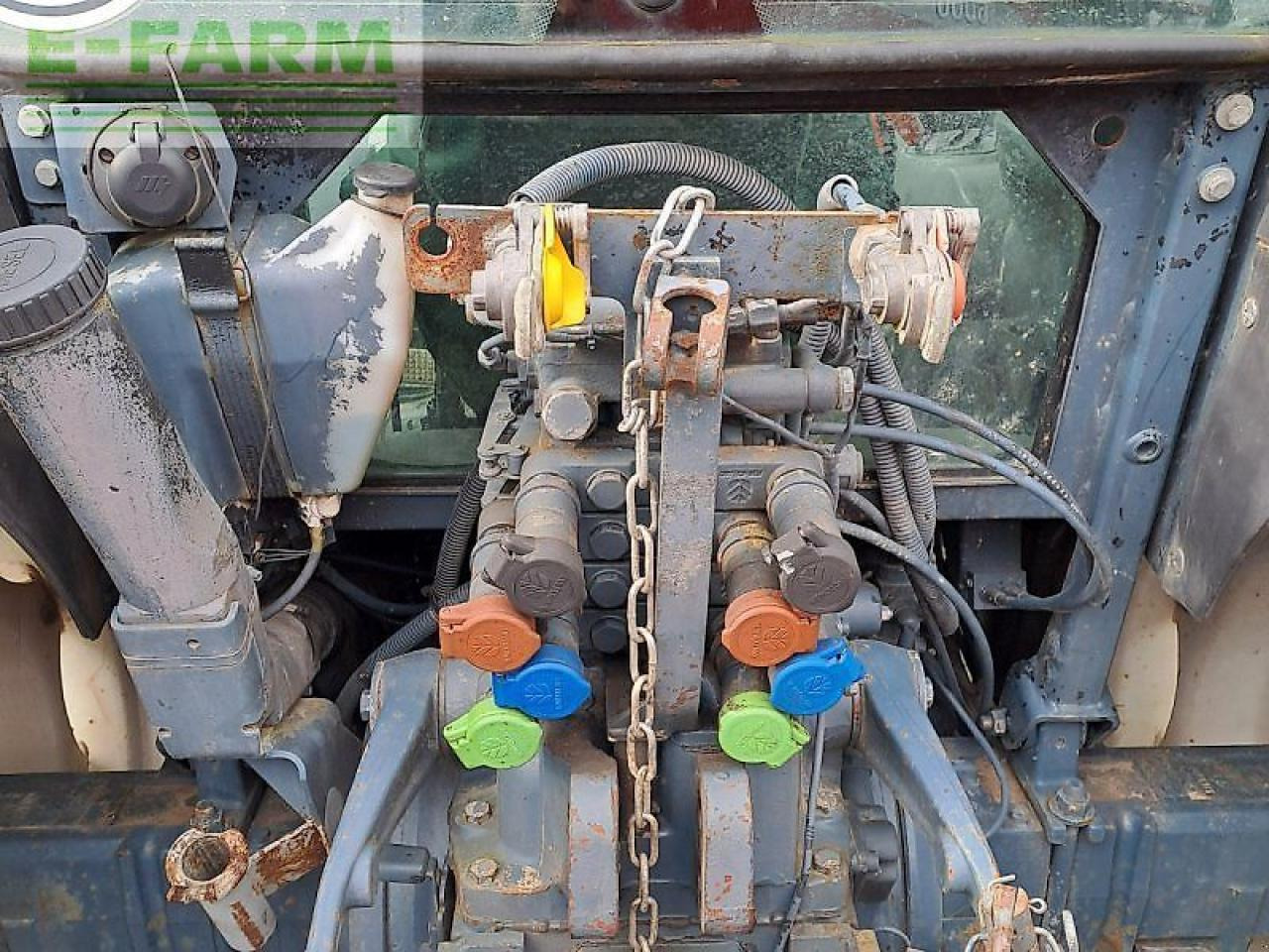 New Holland tn 75 s S - Farm tractor: picture 5 New Holland tn 75 s S - Farm tractor: picture 5