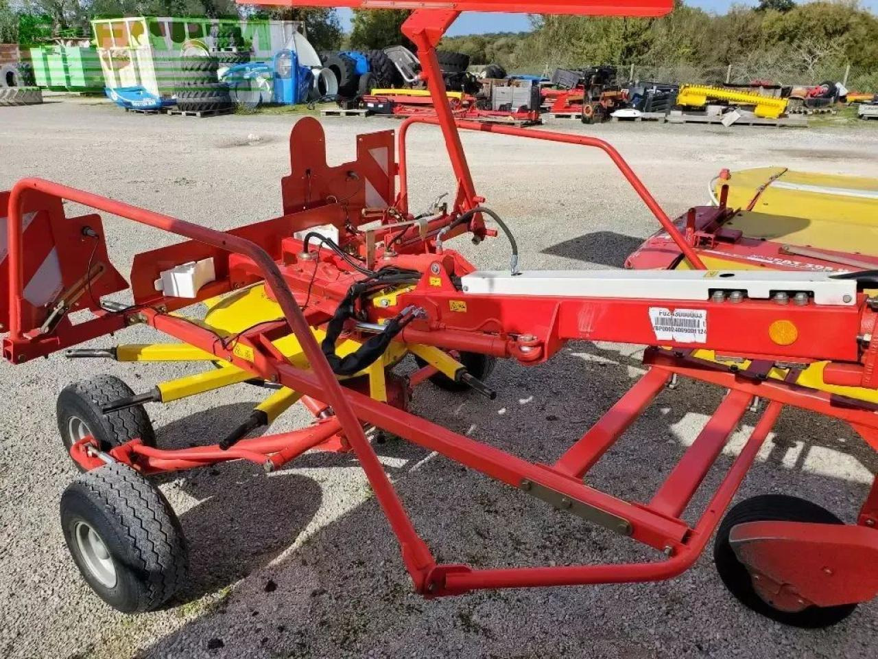 Pöttinger top 611 - Tedder/ Rake: picture 4 Pöttinger top 611 - Tedder/ Rake: picture 4