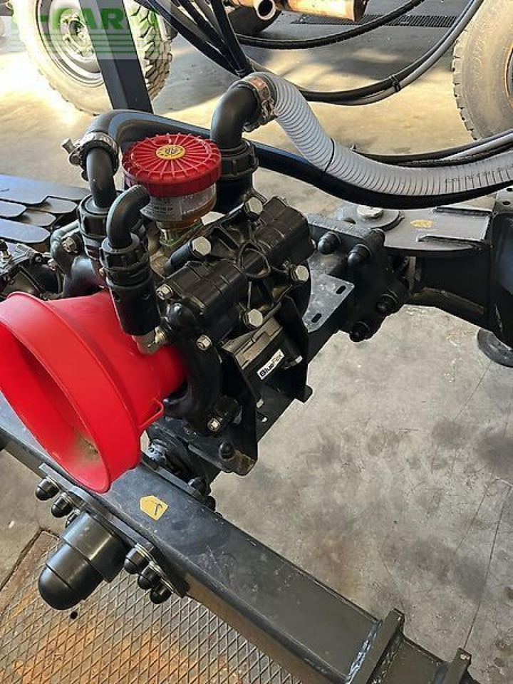 PremiumLTD 2521 b-pro - Trailed sprayer: picture 5 PremiumLTD 2521 b-pro - Trailed sprayer: picture 5