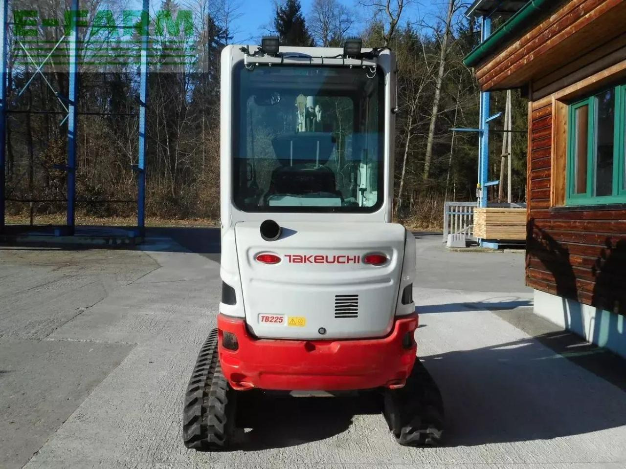 Takeuchi tb 225 ( 2.400kg ) mit hydr. verstellfahrwerk - Mini excavator: picture 3 Takeuchi tb 225 ( 2.400kg ) mit hydr. verstellfahrwerk - Mini excavator: picture 3
