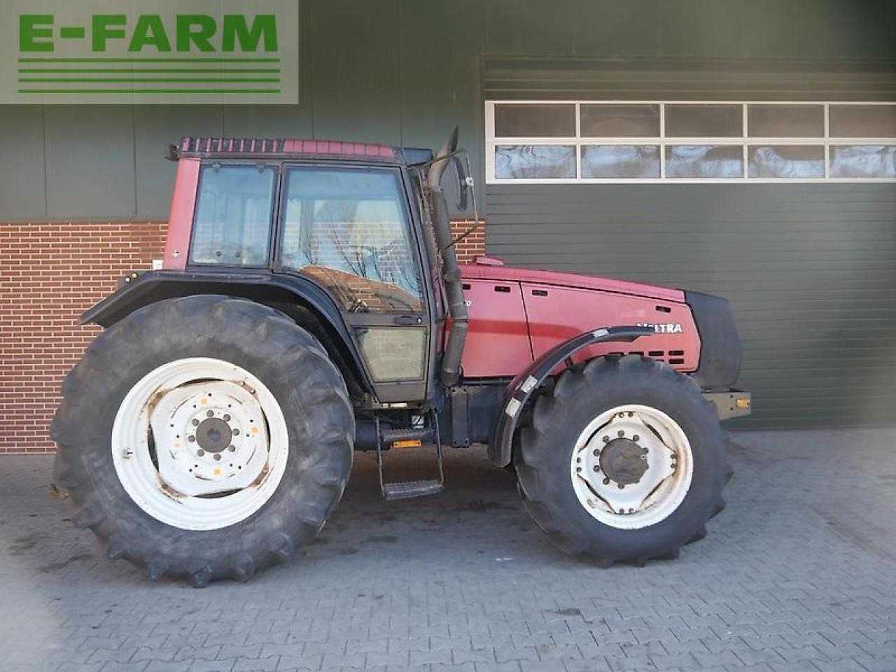 Valtra 8450 - Farm tractor: picture 4 Valtra 8450 - Farm tractor: picture 4