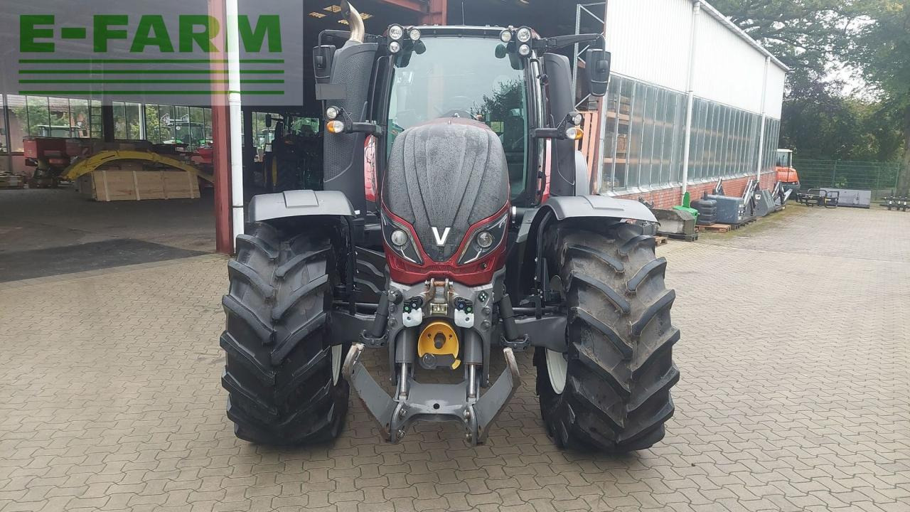 Valtra T 174 - Farm tractor: picture 3 Valtra T 174 - Farm tractor: picture 3