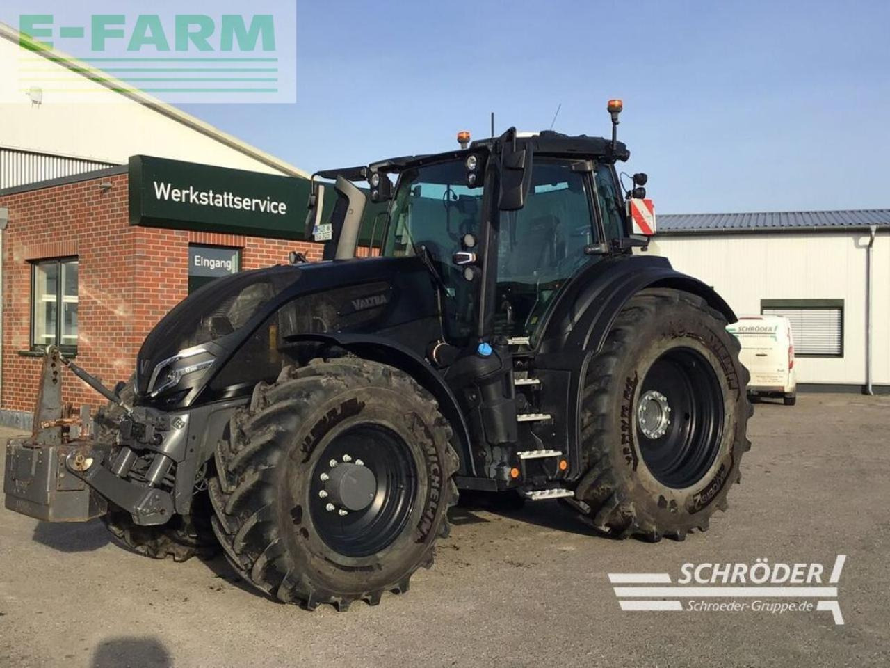 Valtra q 305 - Farm tractor: picture 1 Valtra q 305 - Farm tractor: picture 1