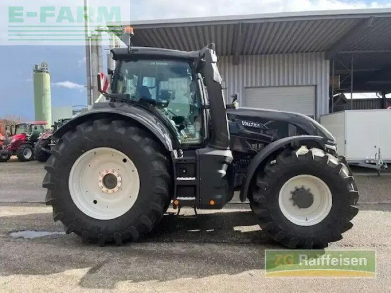 Valtra q 305 mit rüfa - Farm tractor: picture 1 Valtra q 305 mit rüfa - Farm tractor: picture 1