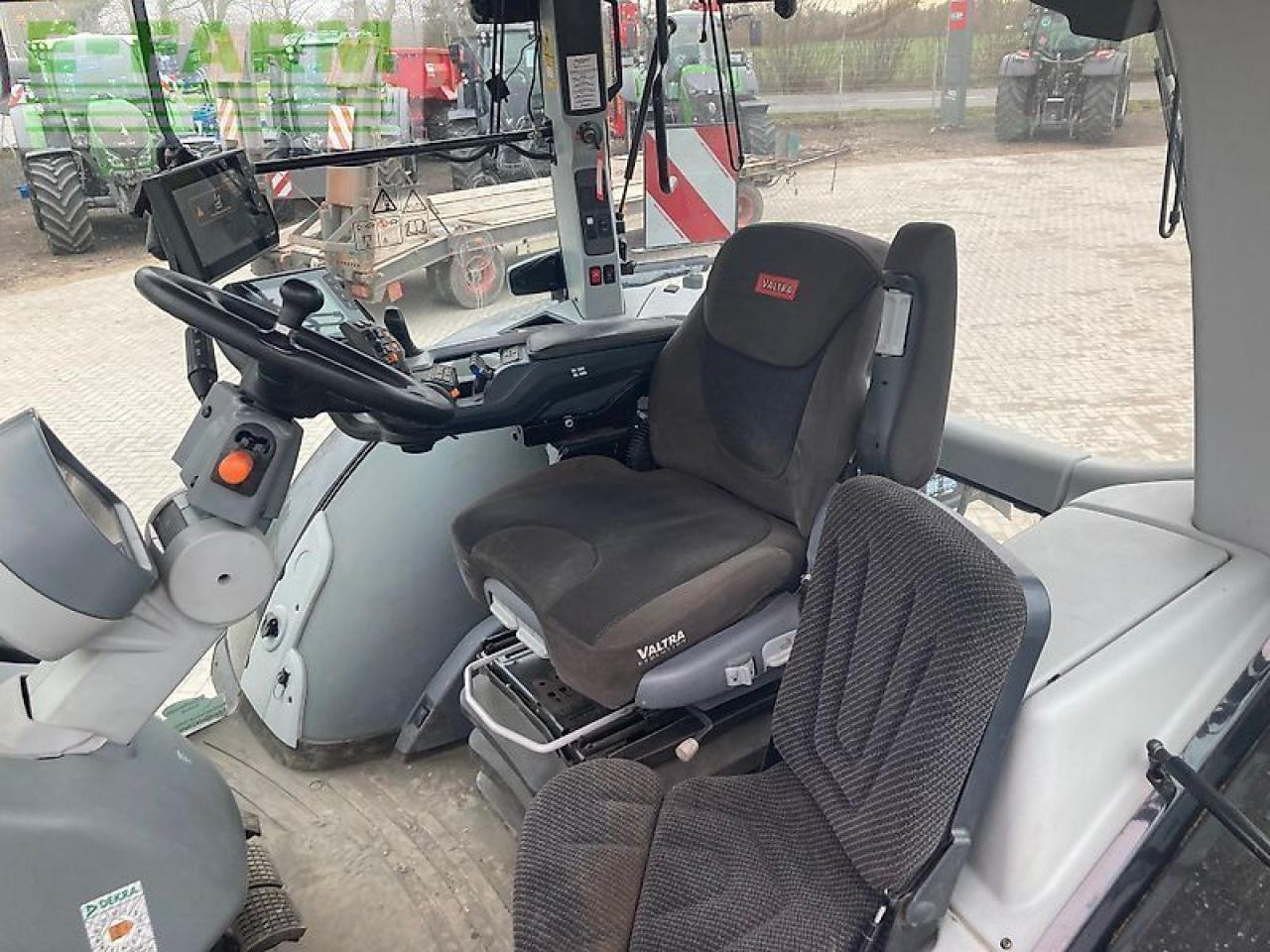 Farm tractor Valtra s374 smarttouch: picture 7