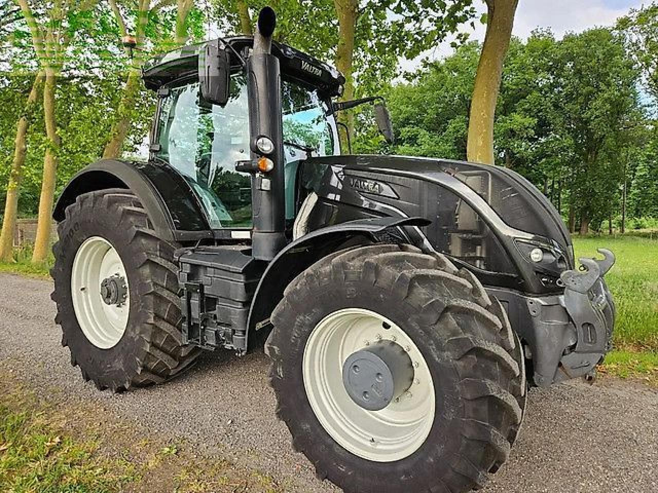 Valtra s394 smarttouch twintrac s274 s294 s324 s354 s374 fendt agco - Farm tractor: picture 1 Valtra s394 smarttouch twintrac s274 s294 s324 s354 s374 fendt agco - Farm tractor: picture 1