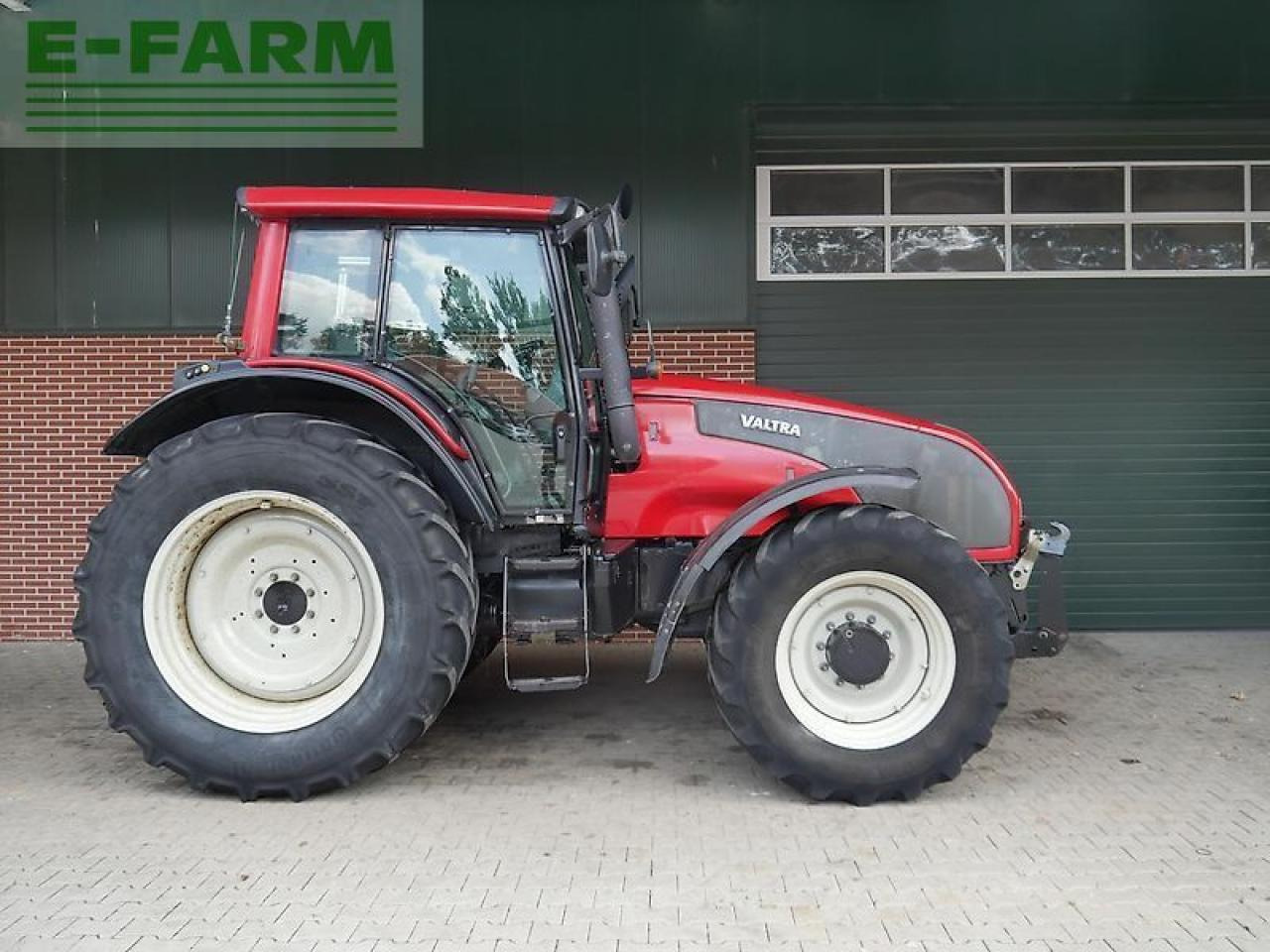 Valtra t151e hitech fzw HiTech - Farm tractor: picture 5 Valtra t151e hitech fzw HiTech - Farm tractor: picture 5