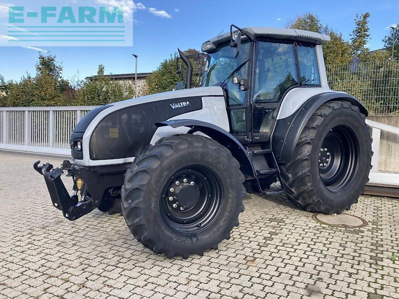 Valtra t170 - Farm tractor: picture 2 Valtra t170 - Farm tractor: picture 2