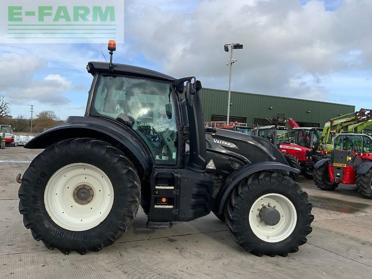 Valtra t174 hi tech tractor (st25043) - Farm tractor: picture 1 Valtra t174 hi tech tractor (st25043) - Farm tractor: picture 1