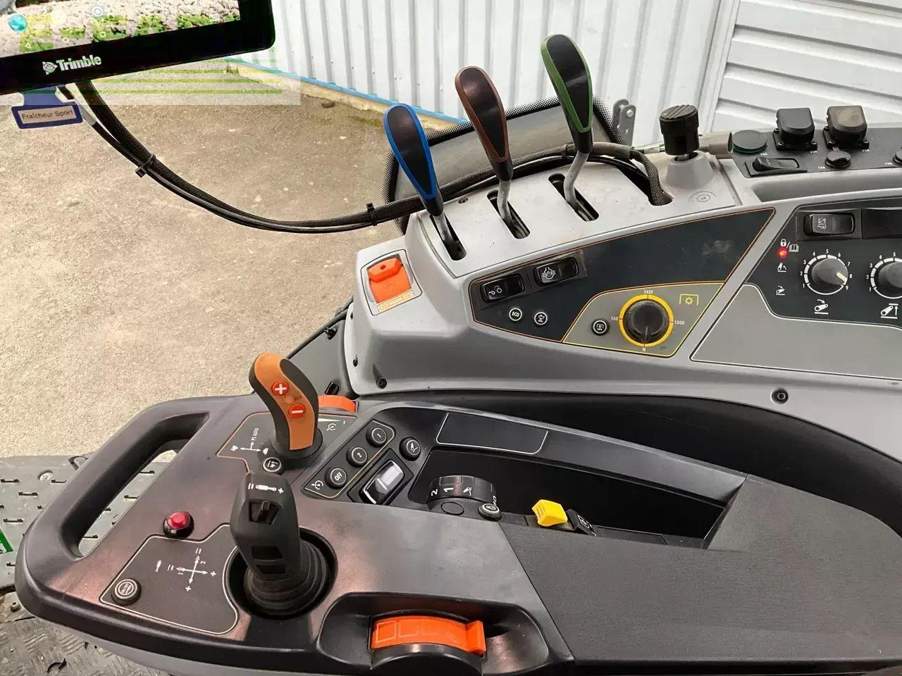 Valtra t174ea - Farm tractor: picture 2 Valtra t174ea - Farm tractor: picture 2