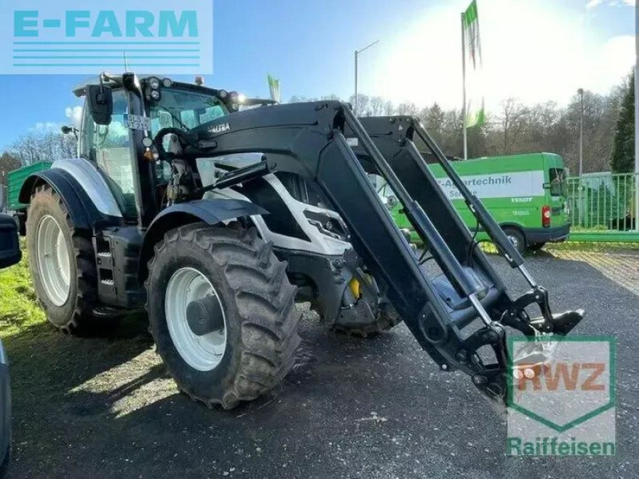 Valtra t215d - Farm tractor: picture 1 Valtra t215d - Farm tractor: picture 1
