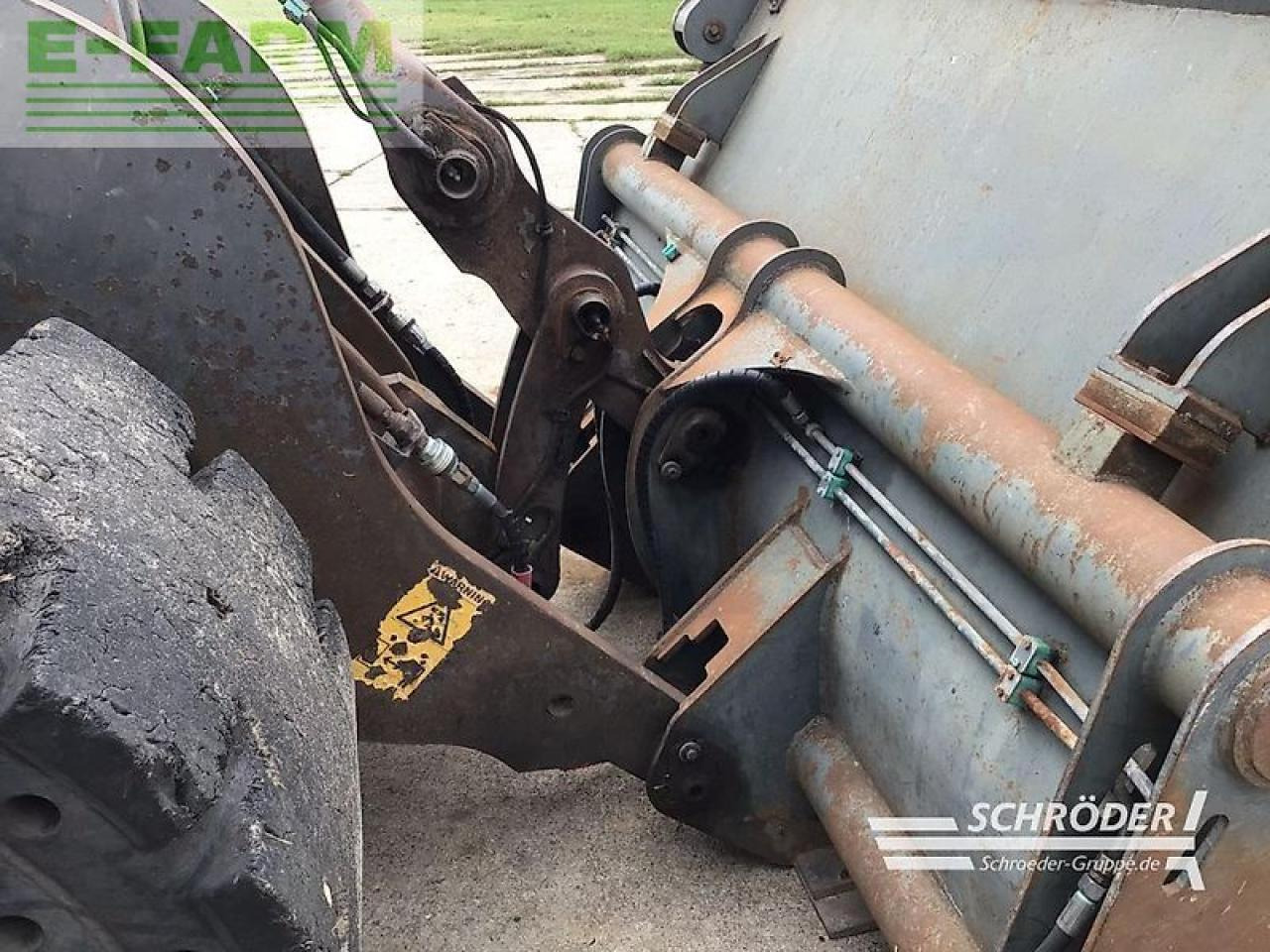 Mini excavator Volvo l 110 e: picture 6