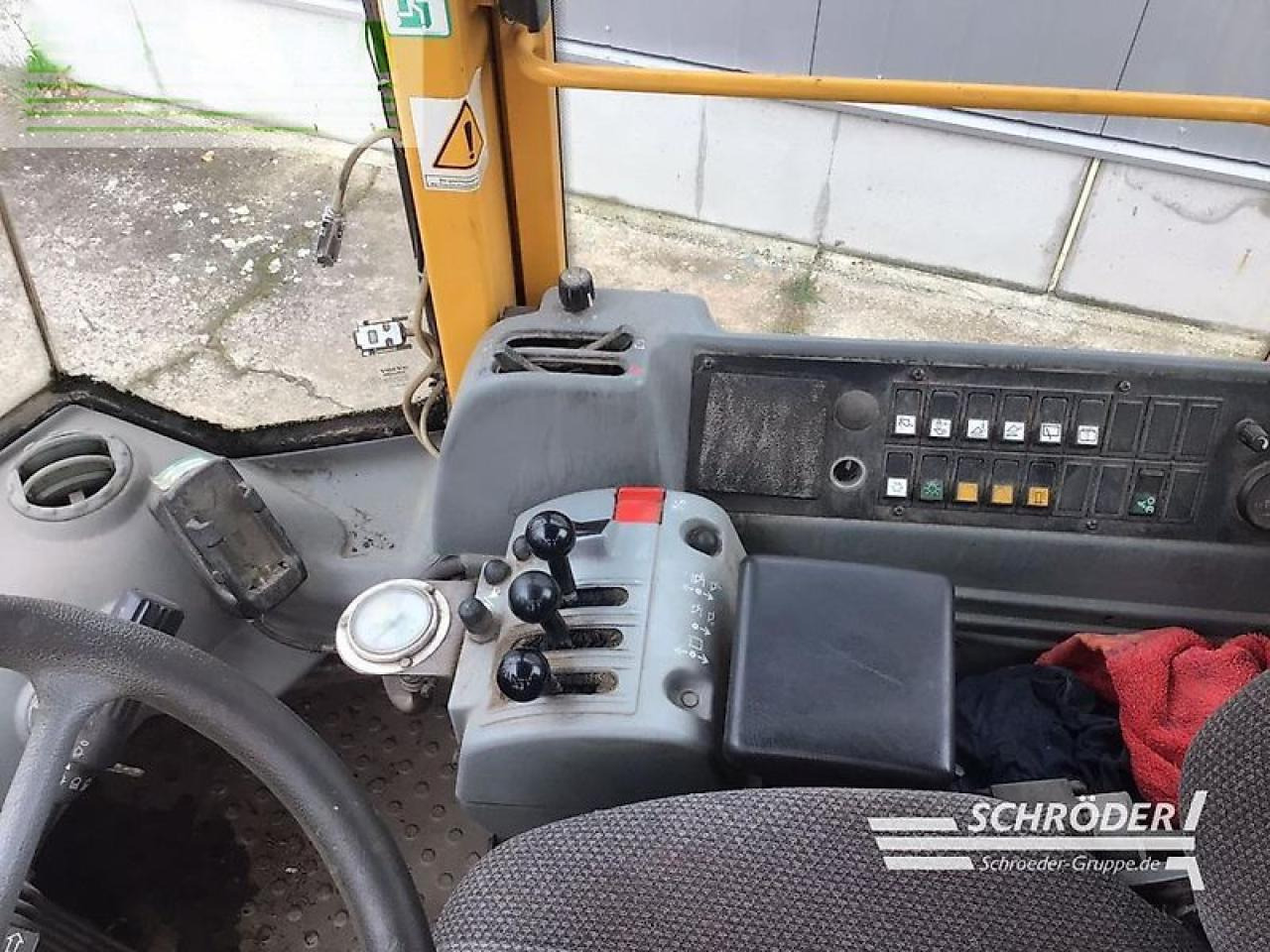 Mini excavator Volvo l 110 e: picture 15