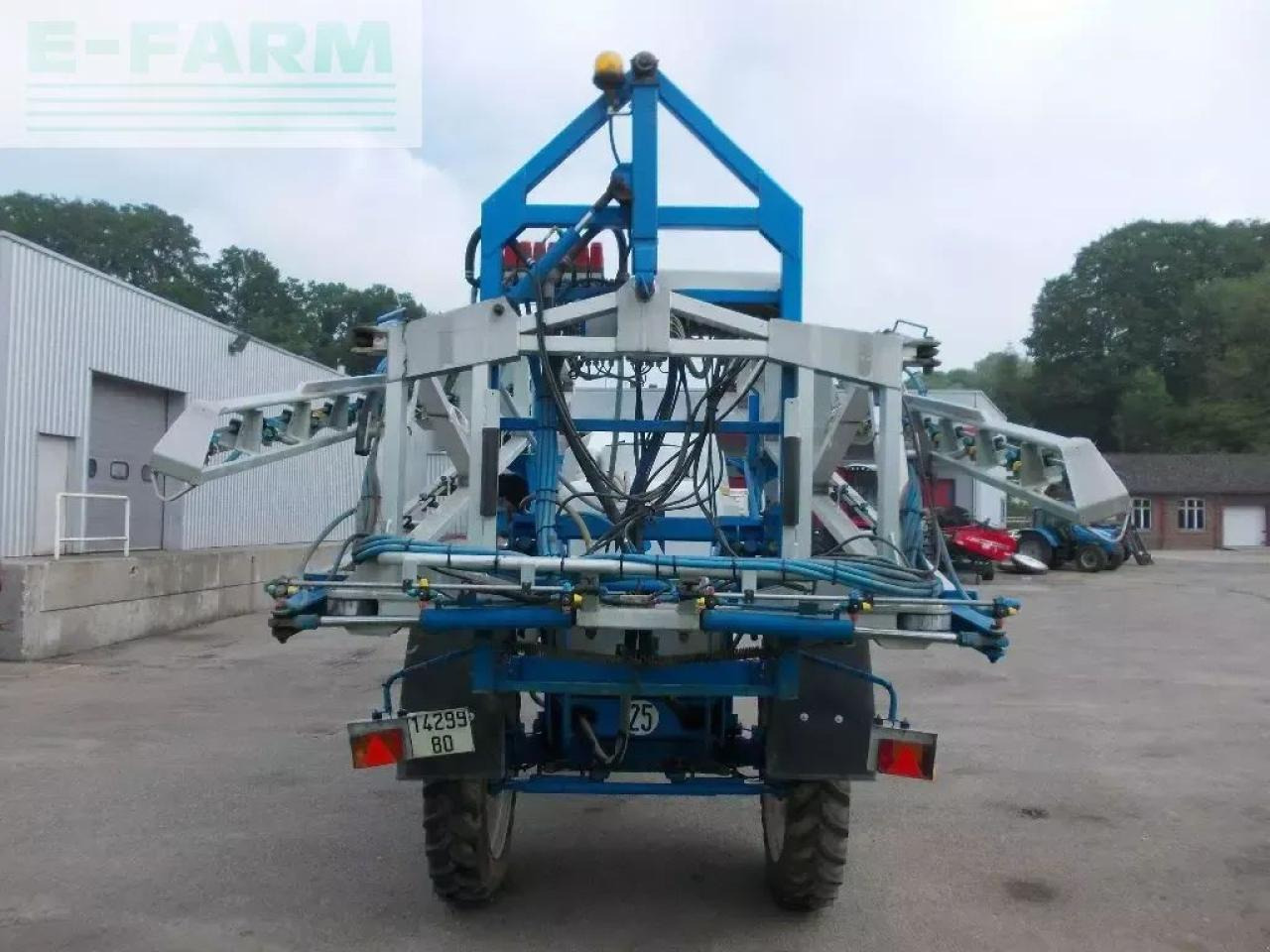 Grand large 4000 - Trailed sprayer: picture 4 Grand large 4000 - Trailed sprayer: picture 4