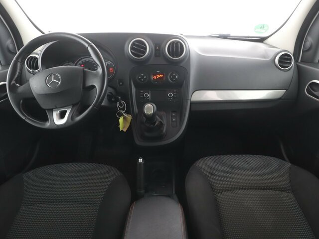 MERCEDES-BENZ Citan 111 Tourer,Klima,Sitzheizung,Tempomat,AHK... - People carrier: picture 2 MERCEDES-BENZ Citan 111 Tourer,Klima,Sitzheizung,Tempomat,AHK... - People carrier: picture 2