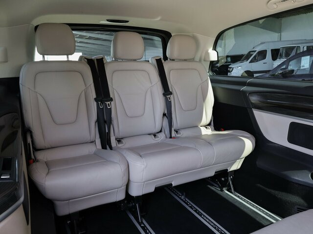 MERCEDES-BENZ EQV 300 Avantgarde Extralang,8Sitze,Leder beige - Minibus, Electric bus: picture 4 MERCEDES-BENZ EQV 300 Avantgarde Extralang,8Sitze,Leder beige - Minibus, Electric bus: picture 4