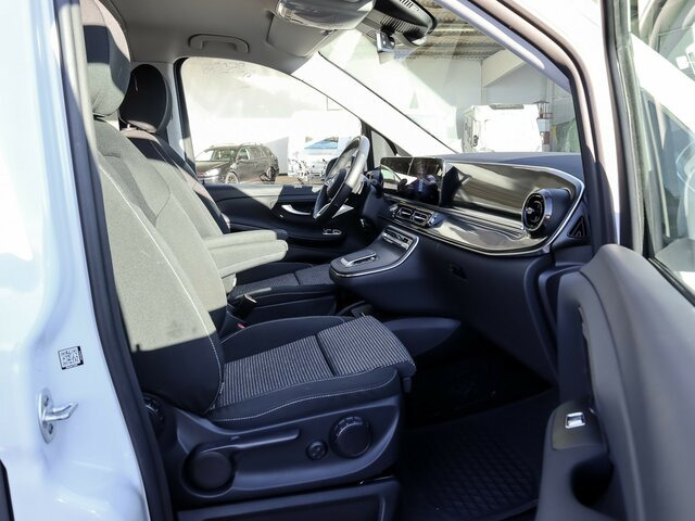 People carrier, Electric van MERCEDES-BENZ EQV 300 lang,7Sitze,2Schiebetüren,Distronic,LED...: picture 6 People carrier, Electric van MERCEDES-BENZ EQV 300 lang,7Sitze,2Schiebetüren,Distronic,LED...: picture 6