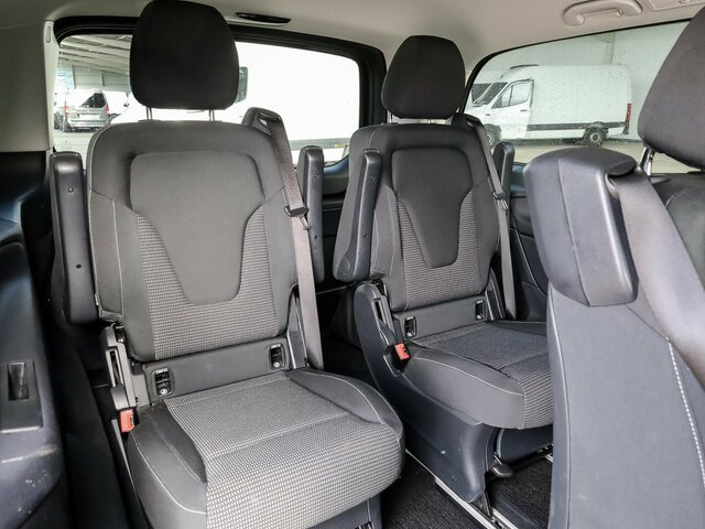 MERCEDES-BENZ EQV 300 lang,7Sitze,2xelektr.Schiebetür,EasyPack... - People carrier, Electric van: picture 3 MERCEDES-BENZ EQV 300 lang,7Sitze,2xelektr.Schiebetür,EasyPack... - People carrier, Electric van: picture 3