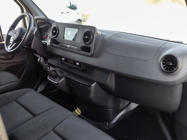 MERCEDES-BENZ Sprinter 214 CDI Kasten,3924,MBUX,Kamera... - Small van: picture 3 MERCEDES-BENZ Sprinter 214 CDI Kasten,3924,MBUX,Kamera... - Small van: picture 3