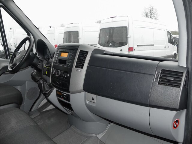 MERCEDES-BENZ Sprinter 311 CDI DOKA Pritsche,AHK,Standheizung - Open body delivery van, Crew cab van: picture 2 MERCEDES-BENZ Sprinter 311 CDI DOKA Pritsche,AHK,Standheizung - Open body delivery van, Crew cab van: picture 2