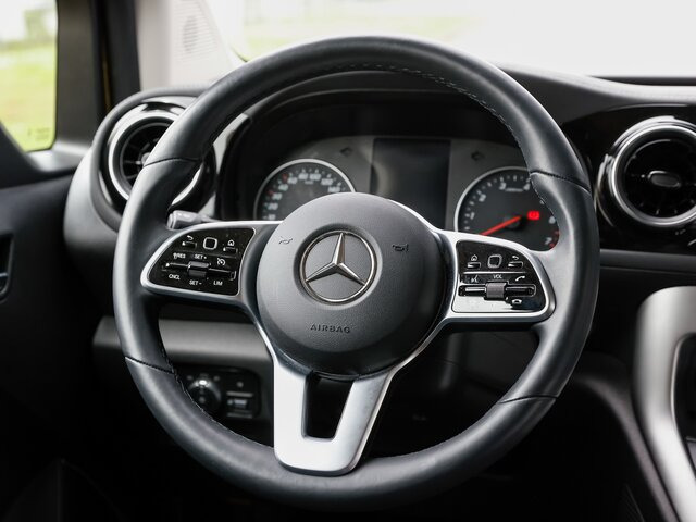 MERCEDES-BENZ T 180 Power Plus,AHK,LED,Navi,Kamera,Tempomat - People carrier: picture 5 MERCEDES-BENZ T 180 Power Plus,AHK,LED,Navi,Kamera,Tempomat - People carrier: picture 5