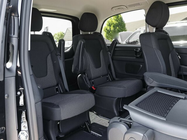 MERCEDES-BENZ V 220 d STYLE kompakt,6Sitzer,Distronic,AHK - Minibus, People carrier: picture 3 MERCEDES-BENZ V 220 d STYLE kompakt,6Sitzer,Distronic,AHK - Minibus, People carrier: picture 3