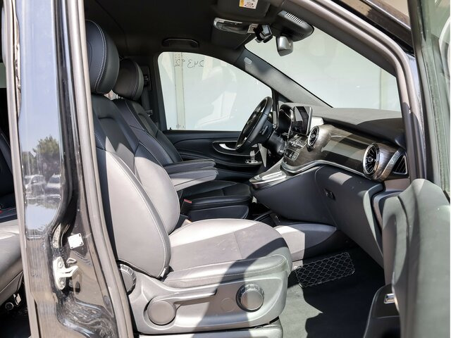 MERCEDES-BENZ V 300 Avantgarde Extralang,2xSchiebetür elektr.... - People carrier: picture 5 MERCEDES-BENZ V 300 Avantgarde Extralang,2xSchiebetür elektr.... - People carrier: picture 5