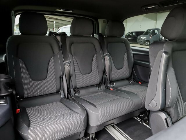 MERCEDES-BENZ V 300 Edition,lang,7-Sitzer,2Schiebetüren,Tisch... - Minibus, People carrier: picture 4 MERCEDES-BENZ V 300 Edition,lang,7-Sitzer,2Schiebetüren,Tisch... - Minibus, People carrier: picture 4