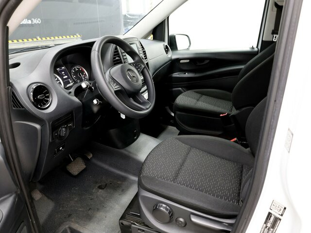 MERCEDES-BENZ Vito 114 TourerPro,lang,Automatik,8Sitze,Kamera... - Minibus, People carrier: picture 2 MERCEDES-BENZ Vito 114 TourerPro,lang,Automatik,8Sitze,Kamera... - Minibus, People carrier: picture 2