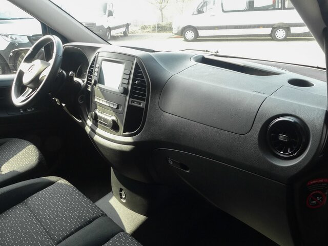 MERCEDES-BENZ Vito 116CDI lang,TourerPro,2xKlima,9Sitze,Kamera - People carrier: picture 2 MERCEDES-BENZ Vito 116CDI lang,TourerPro,2xKlima,9Sitze,Kamera - People carrier: picture 2
