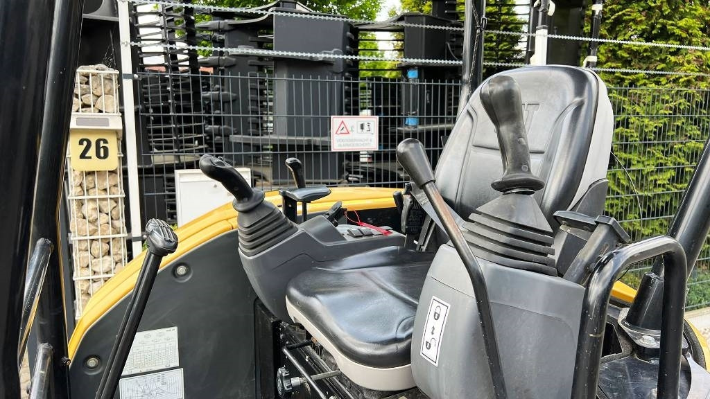 Leasing of CAT Minibagger CAT 303E SW mit Löffelpaket, Knickmatik CAT Minibagger CAT 303E SW mit Löffelpaket, Knickmatik: picture 7 Leasing of CAT Minibagger CAT 303E SW mit Löffelpaket, Knickmatik CAT Minibagger CAT 303E SW mit Löffelpaket, Knickmatik: picture 7