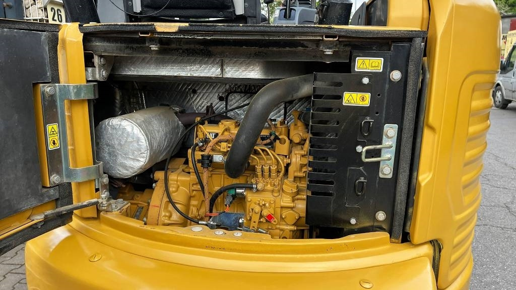 Leasing of CAT Minibagger CAT 303E SW mit Löffelpaket, Knickmatik CAT Minibagger CAT 303E SW mit Löffelpaket, Knickmatik: picture 12 Leasing of CAT Minibagger CAT 303E SW mit Löffelpaket, Knickmatik CAT Minibagger CAT 303E SW mit Löffelpaket, Knickmatik: picture 12