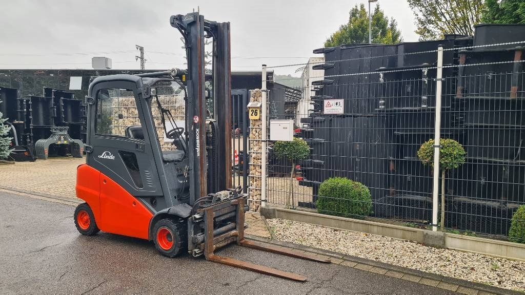 Linde H 20 D, Triplex, Seitenschieber, Positionierer - Diesel forklift: picture 5 Linde H 20 D, Triplex, Seitenschieber, Positionierer - Diesel forklift: picture 5