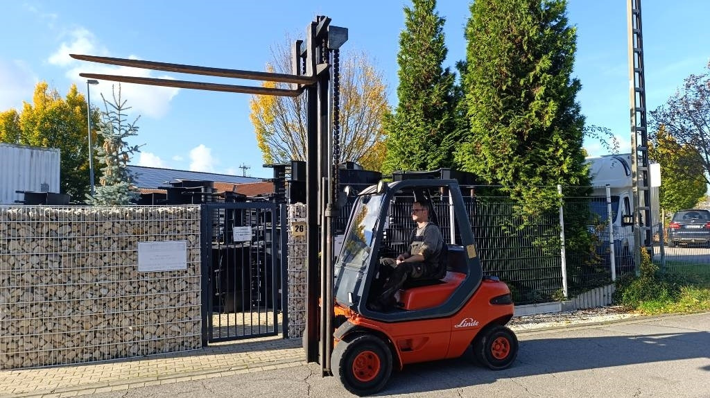 Linde H 30 D, Duplex, Zusatzhydraulik, Palettengabel - Diesel forklift: picture 1 Linde H 30 D, Duplex, Zusatzhydraulik, Palettengabel - Diesel forklift: picture 1