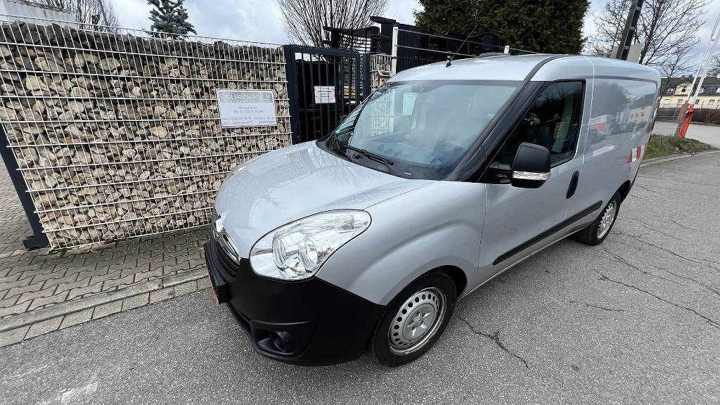 Opel Combo 1.3, Kasten, Transporter, Werkstattschränke - Closed box van: picture 1 Opel Combo 1.3, Kasten, Transporter, Werkstattschränke - Closed box van: picture 1