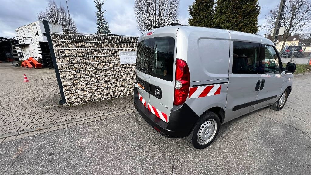 Opel Combo 1.3, Kasten, Transporter, Werkstattschränke - Closed box van: picture 3 Opel Combo 1.3, Kasten, Transporter, Werkstattschränke - Closed box van: picture 3