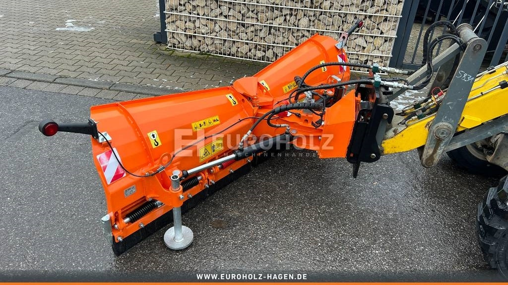 Schneepflug Schneeschild Vario 4-Wege PUV-2000M - Snow plough for Agricultural machinery: picture 3 Schneepflug Schneeschild Vario 4-Wege PUV-2000M - Snow plough for Agricultural machinery: picture 3