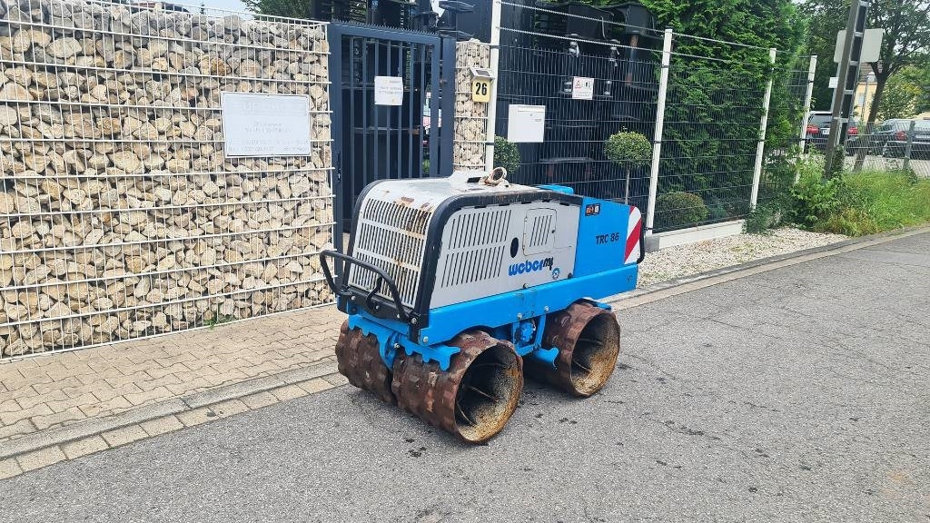 Weber TRC 86, Grabenwalze mit Fernbedienung, nur 101 Bh - Plate compactor: picture 3 Weber TRC 86, Grabenwalze mit Fernbedienung, nur 101 Bh - Plate compactor: picture 3