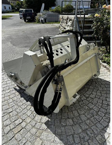 Cat Landscape Rake LR15 - Attachment: picture 4 Cat Landscape Rake LR15 - Attachment: picture 4